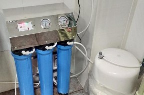 净水器水桶连接方法详解（轻松构建安全高效的净水系统）